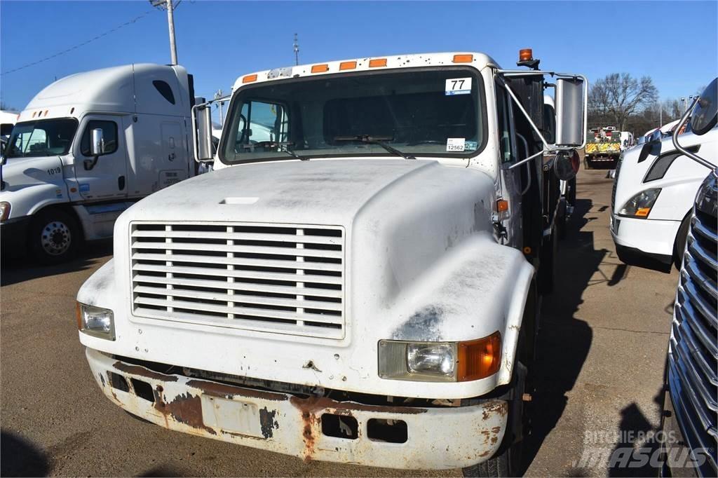 International 4700 Pašizgāzējs