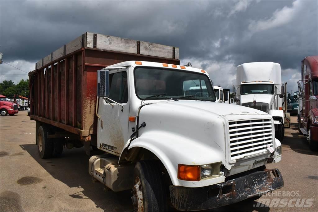 International 4900 Pašizgāzējs
