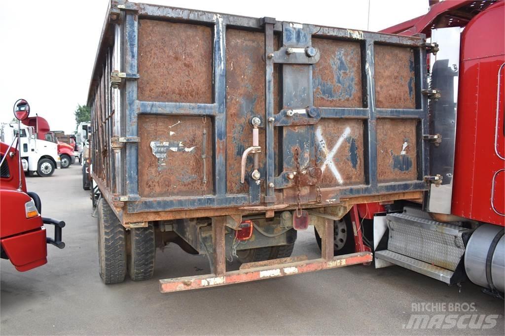 International 4900 Smagās mašīnas ar celtni