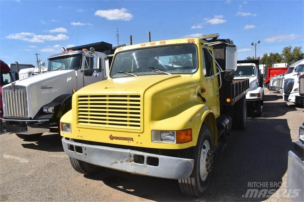International 4900 Pašizgāzējs