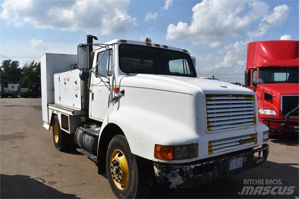 International 8200 Autocisterna