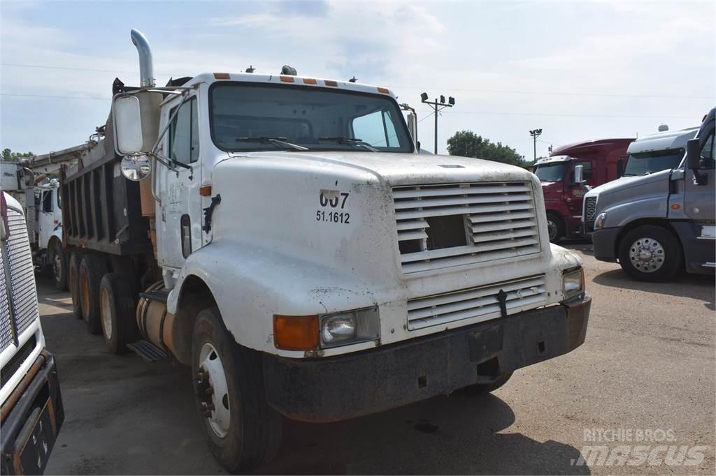 International 8200 Pašizgāzējs