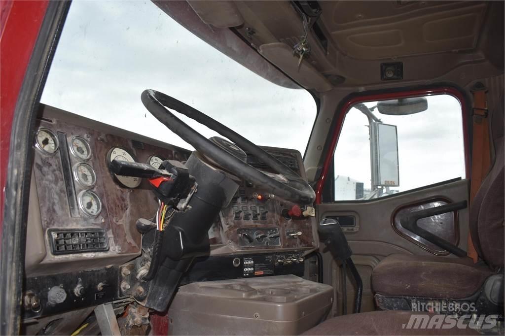 International 9200 Autocisterna