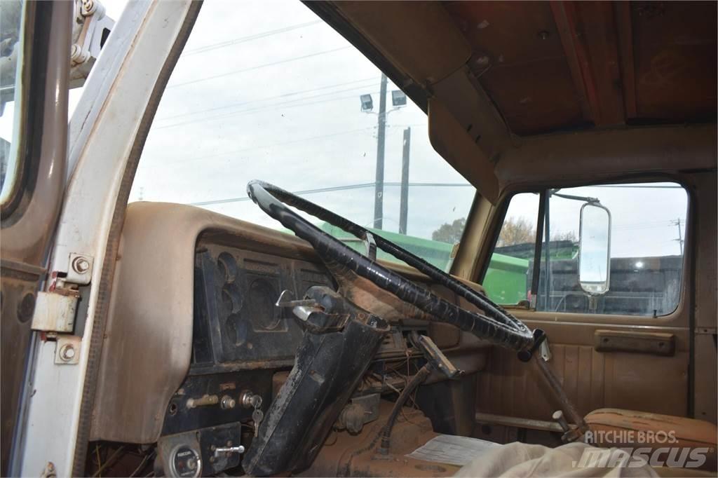 International S2300 Autocisterna