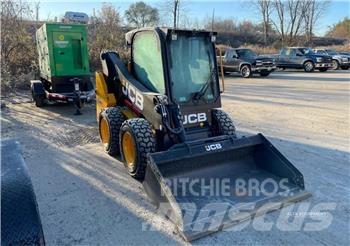 JCB 215 Lietoti riteņu kompaktiekrāvēji