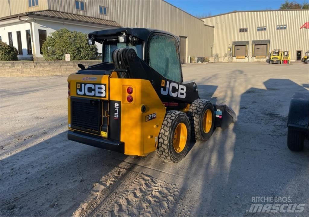 JCB 215 Lietoti riteņu kompaktiekrāvēji
