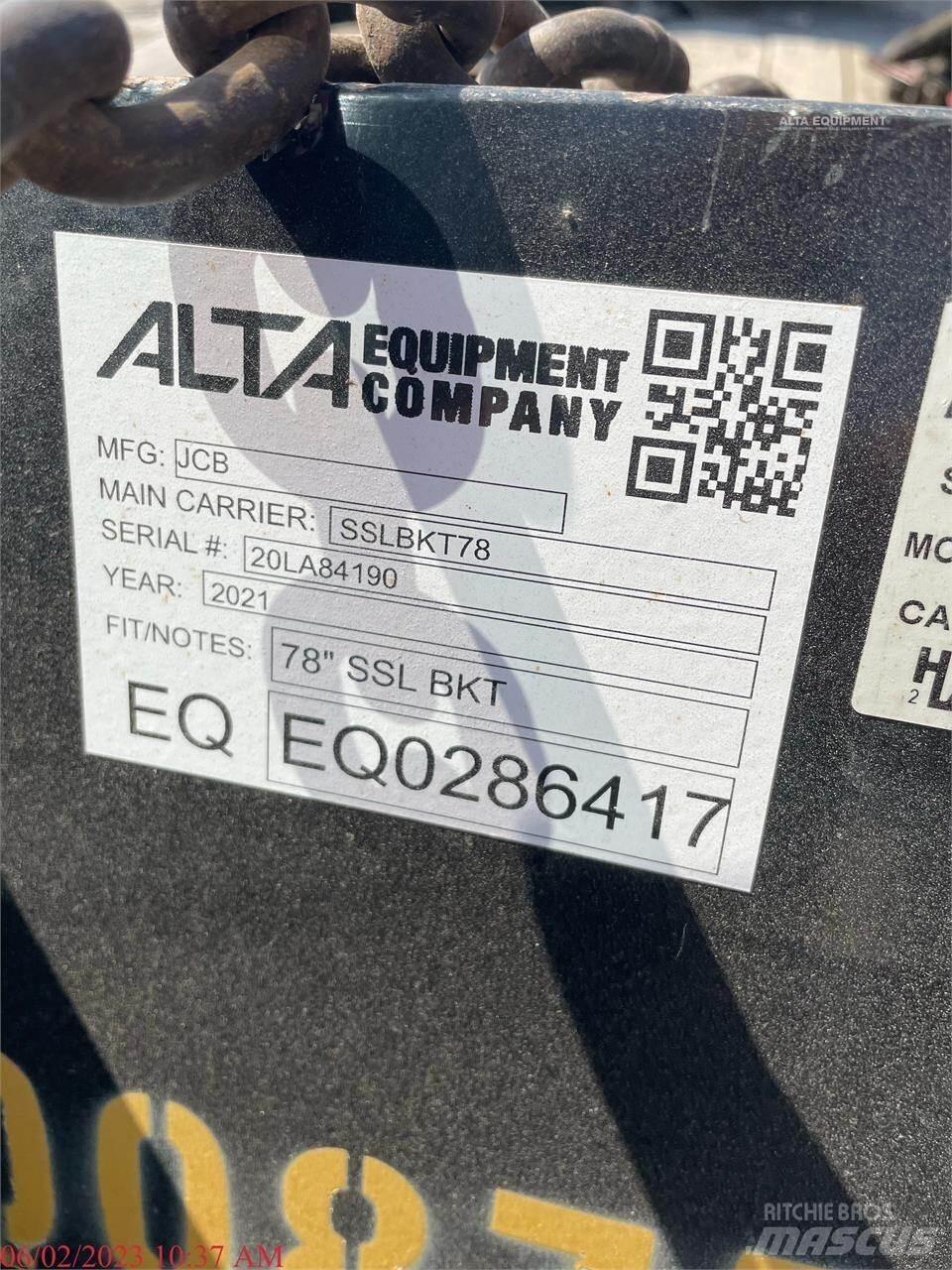 JCB 270 Lietoti riteņu kompaktiekrāvēji