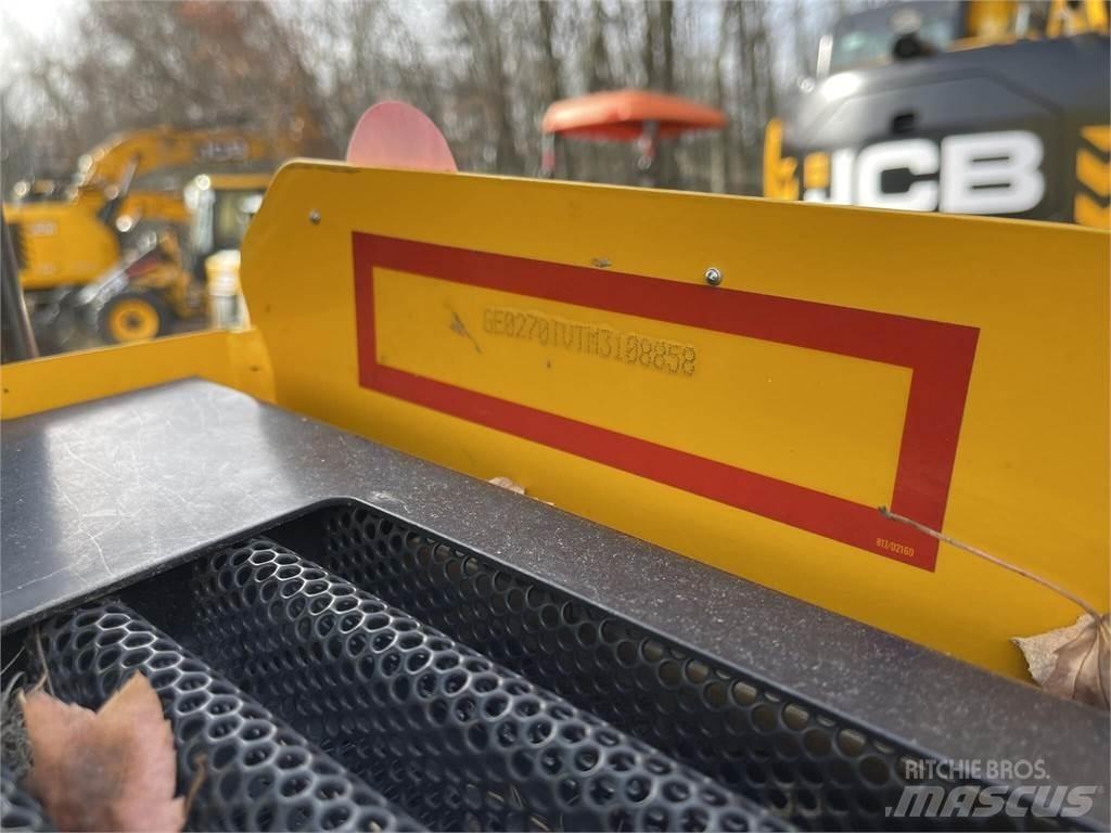 JCB 270T Lietoti riteņu kompaktiekrāvēji