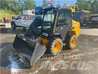 JCB 300 Lietoti riteņu kompaktiekrāvēji