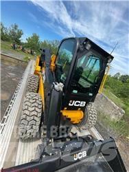 JCB 300 Lietoti riteņu kompaktiekrāvēji