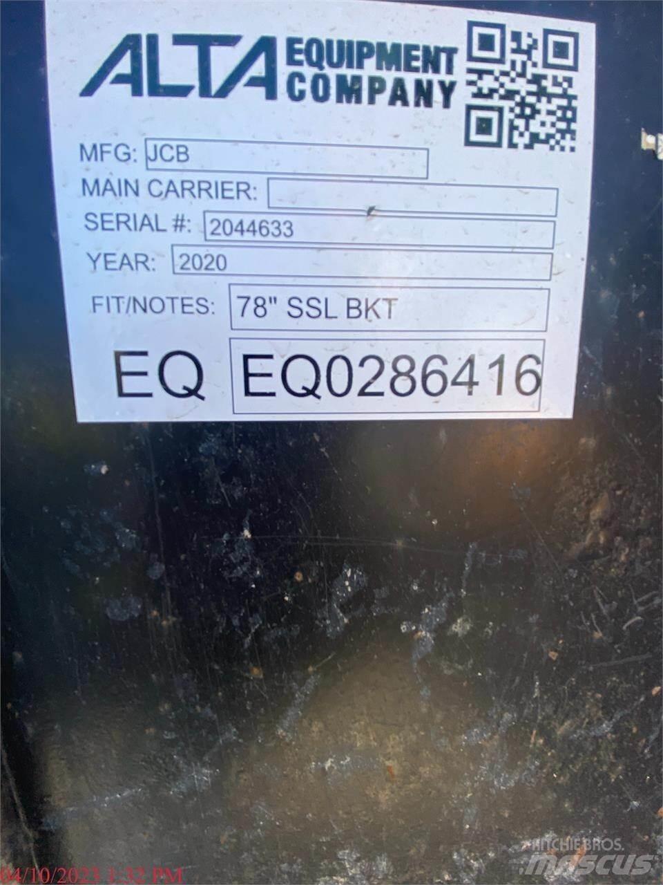 JCB 300T Lietoti riteņu kompaktiekrāvēji