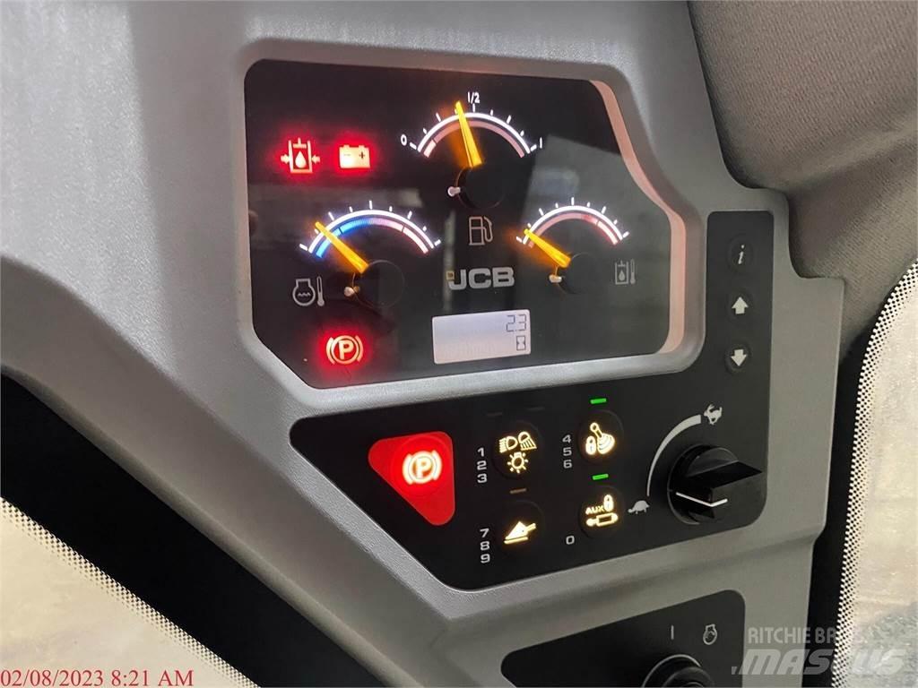 JCB 300T Lietoti riteņu kompaktiekrāvēji