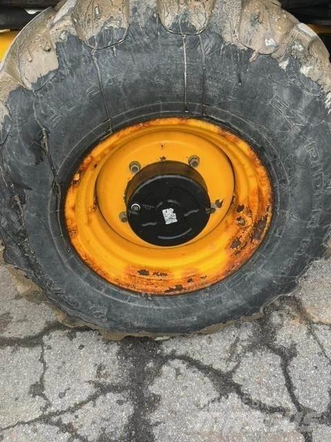 JCB 3CX Ekskavatori-iekrāvēji