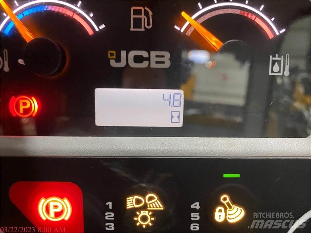 JCB 3TS-8W Lietoti riteņu kompaktiekrāvēji