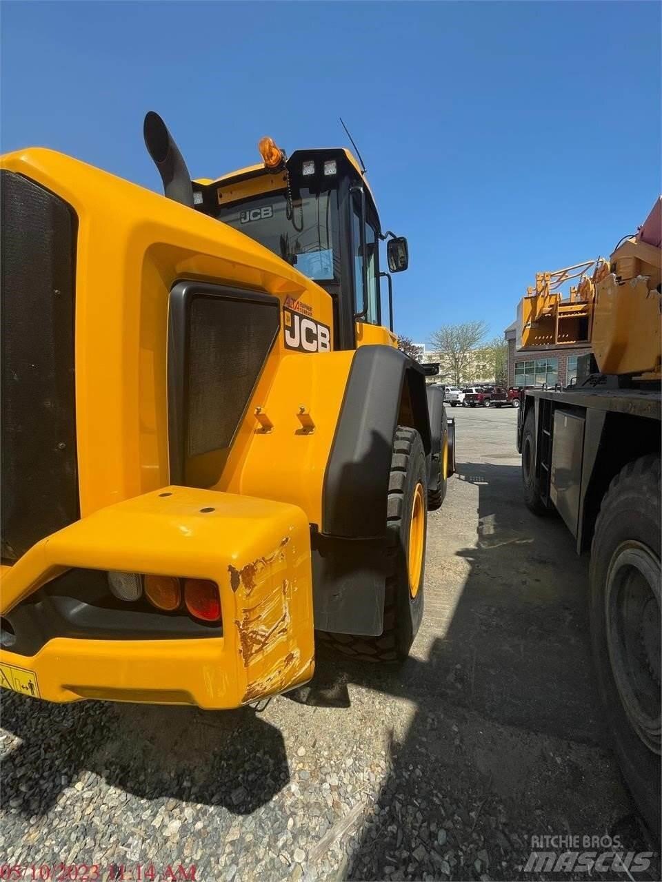 JCB 427ZX Iekrāvēji uz riteņiem