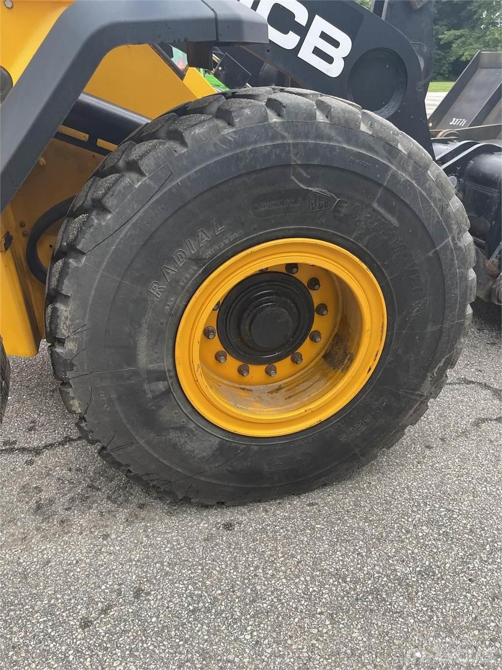 JCB 427ZX Iekrāvēji uz riteņiem