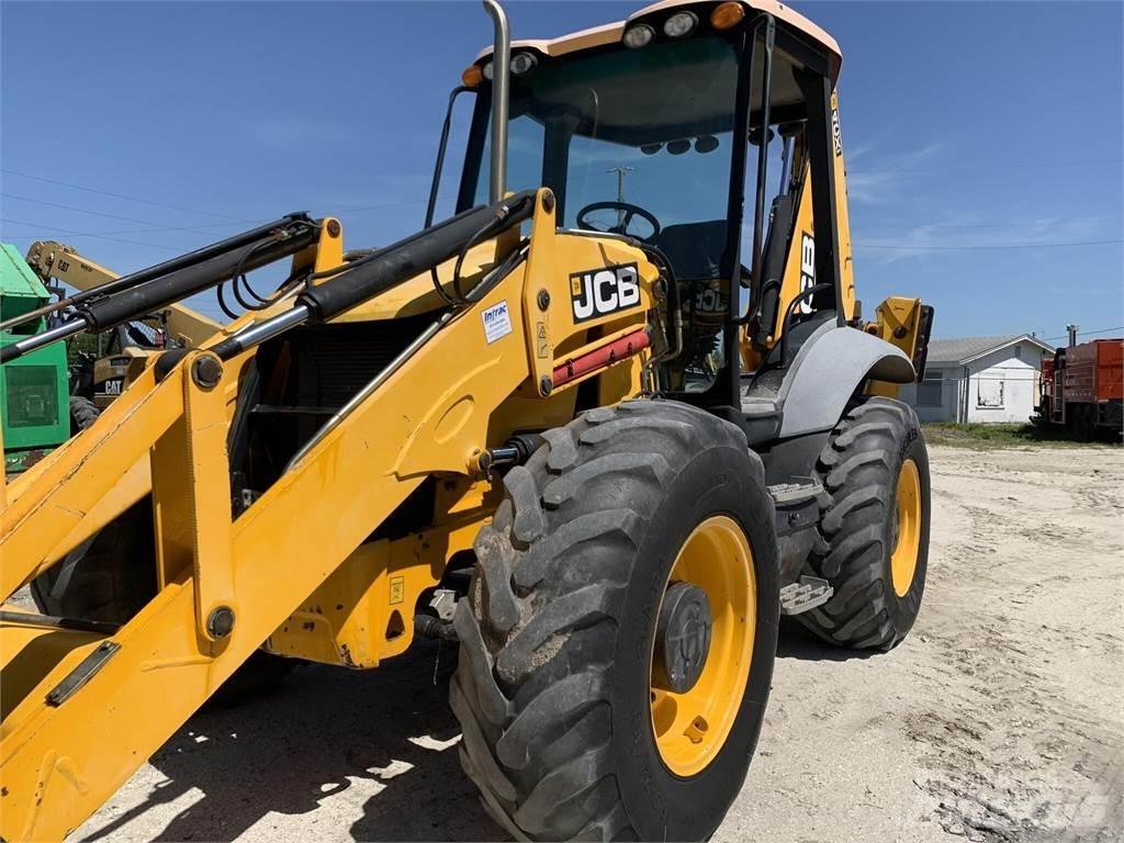 JCB 4CX Ekskavatori-iekrāvēji