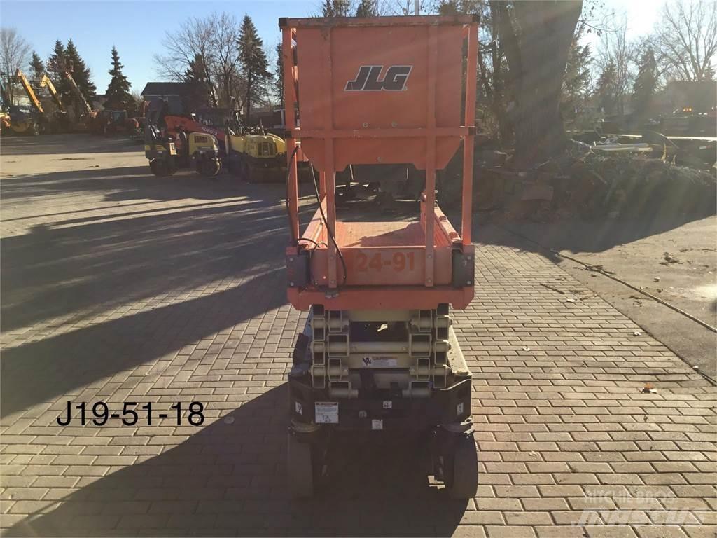 JLG 1932R Šķerveida pacēlāji