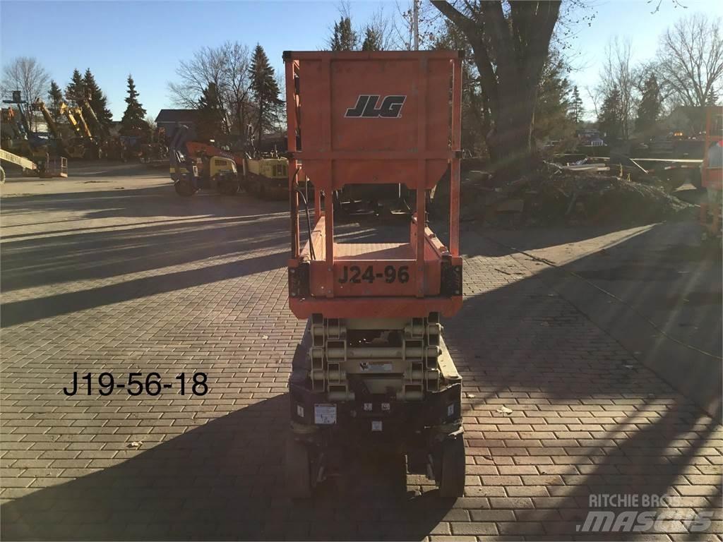 JLG 1932R Šķerveida pacēlāji