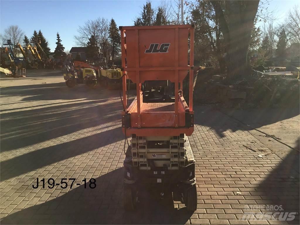 JLG 1932R Šķerveida pacēlāji