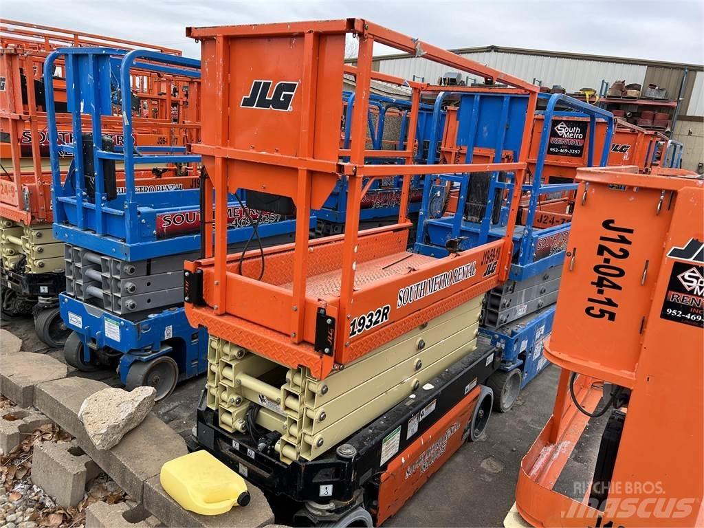 JLG 1932R Šķerveida pacēlāji