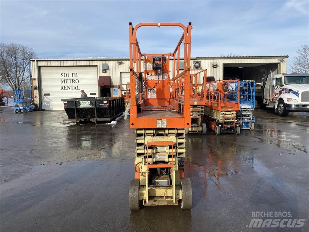 JLG 2632ES Šķerveida pacēlāji