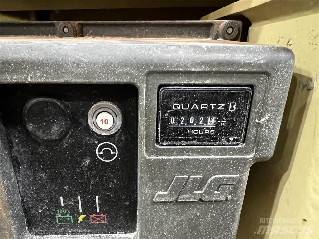 JLG 2632ES Šķerveida pacēlāji