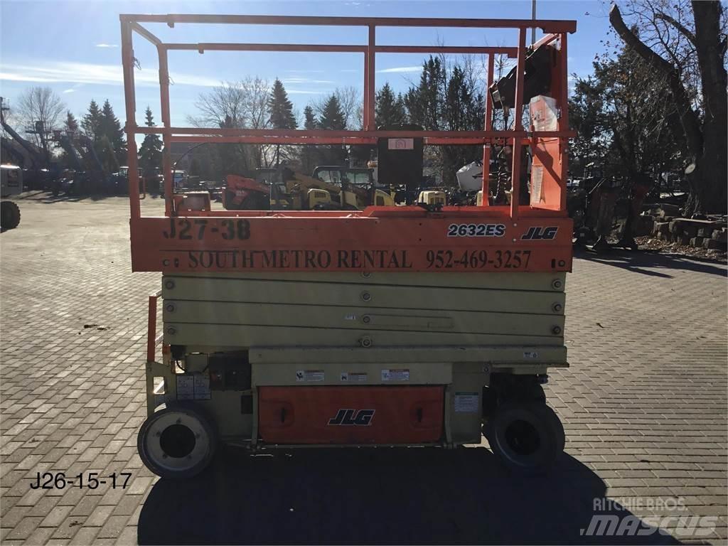 JLG 2632ES Šķerveida pacēlāji