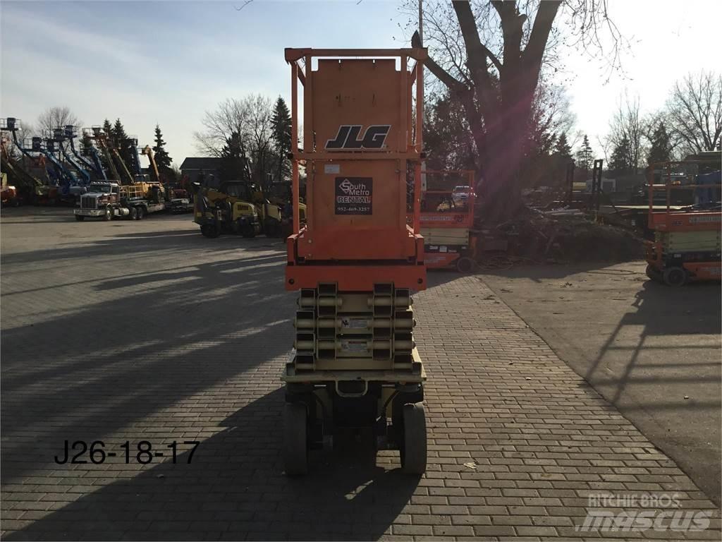 JLG 2632ES Šķerveida pacēlāji