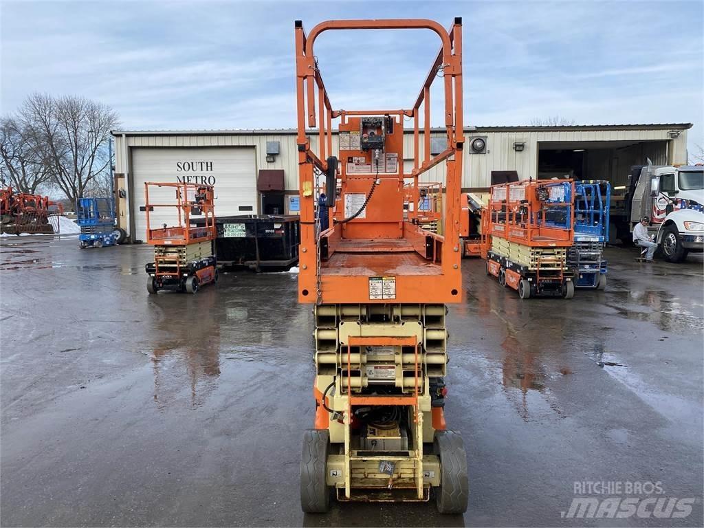 JLG 2632ES Šķerveida pacēlāji