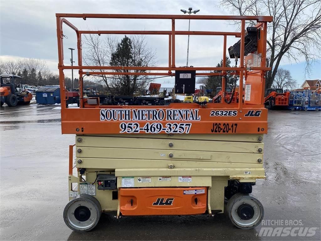 JLG 2632ES Šķerveida pacēlāji