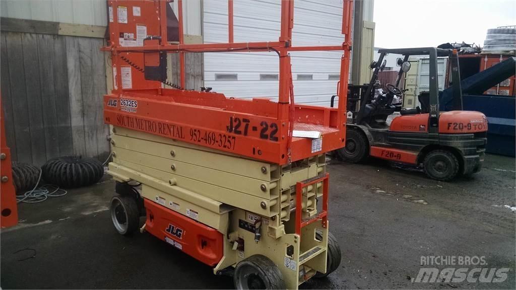 JLG 2632ES Šķerveida pacēlāji