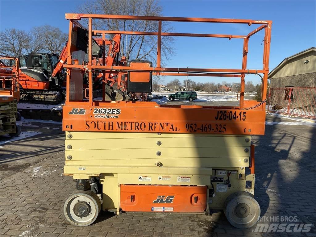 JLG 2632ES Šķerveida pacēlāji