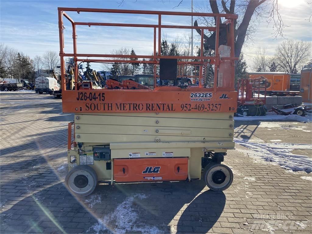 JLG 2632ES Šķerveida pacēlāji