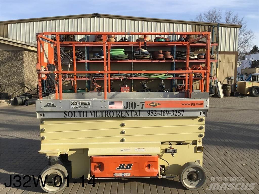 JLG 3246ES Šķerveida pacēlāji