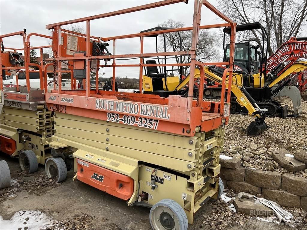 JLG 3246ES Šķerveida pacēlāji