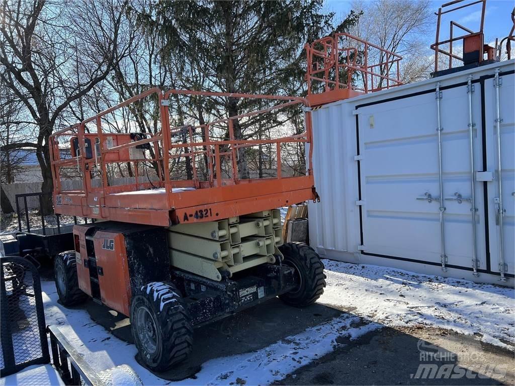 JLG 330LRT Šķerveida pacēlāji
