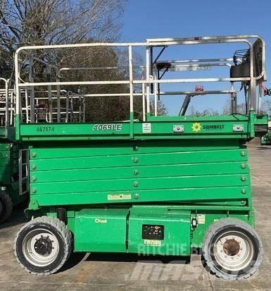 JLG 4069LE Šķerveida pacēlāji