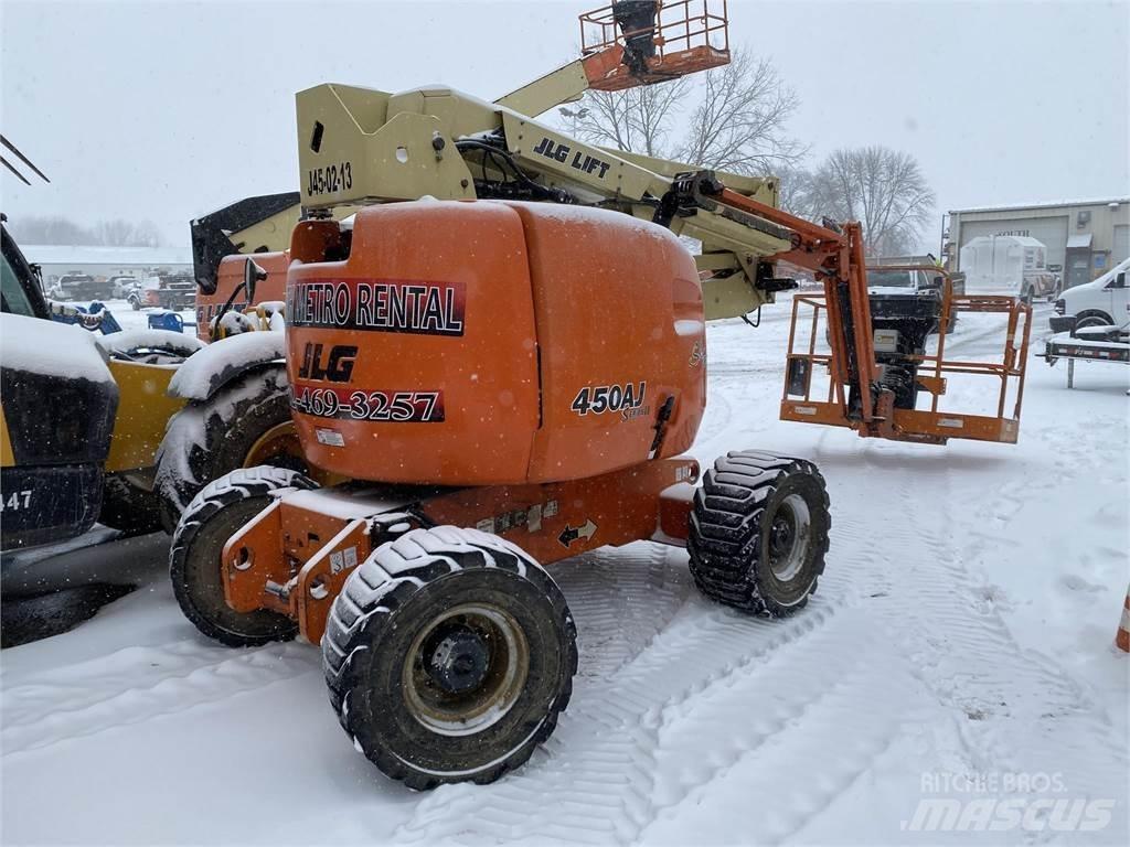 JLG 450AJ Strēles pacēlāji