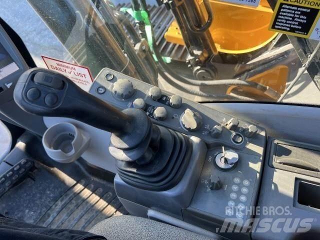 John Deere 210G LC Kāpurķēžu ekskavatori