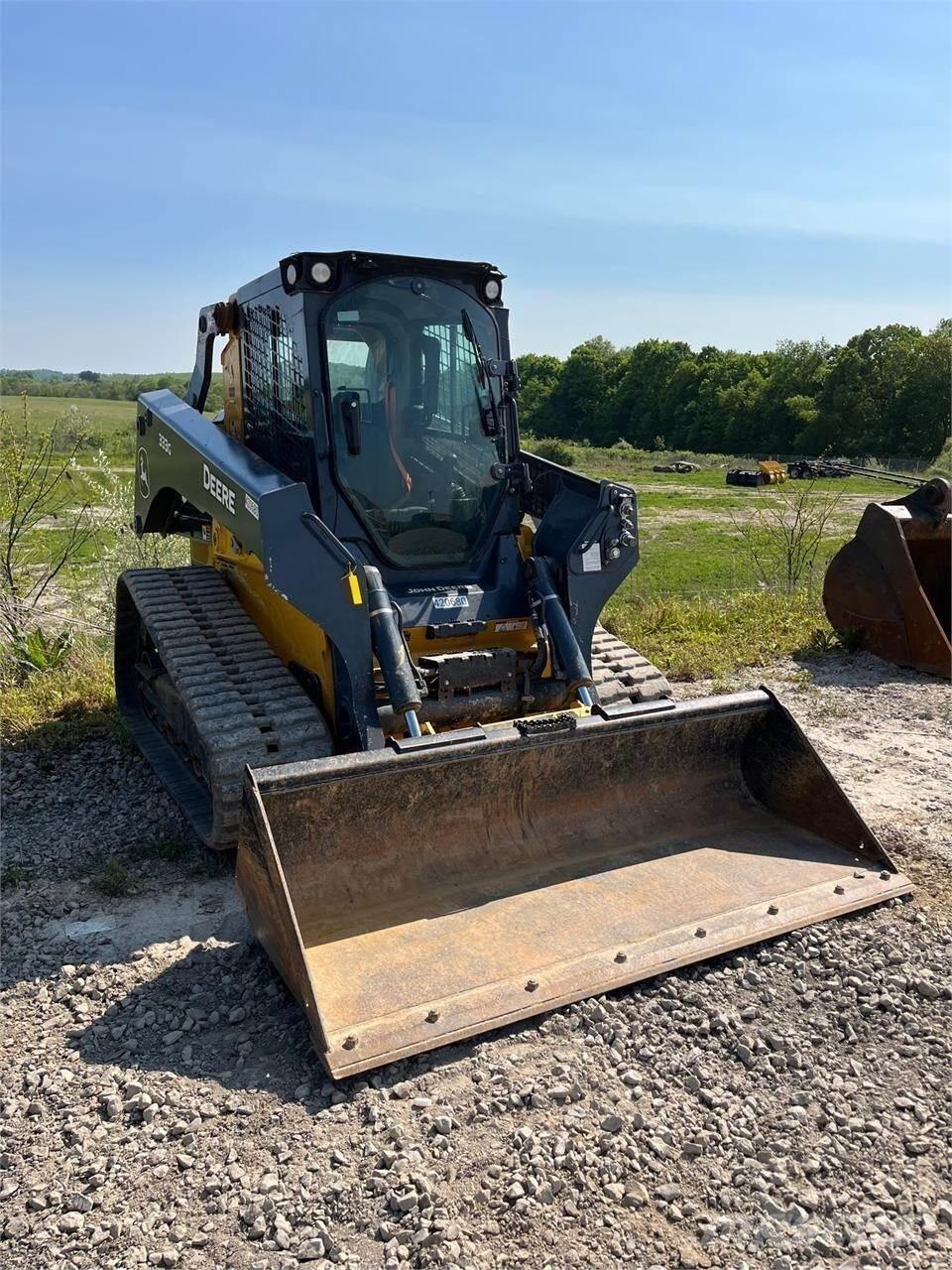 John Deere 333G Lietoti riteņu kompaktiekrāvēji