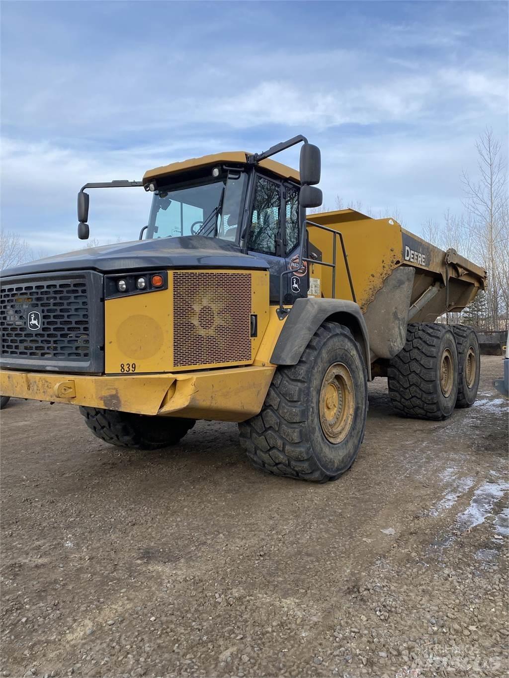 John Deere 410E Artikulētie pašizgāzēji