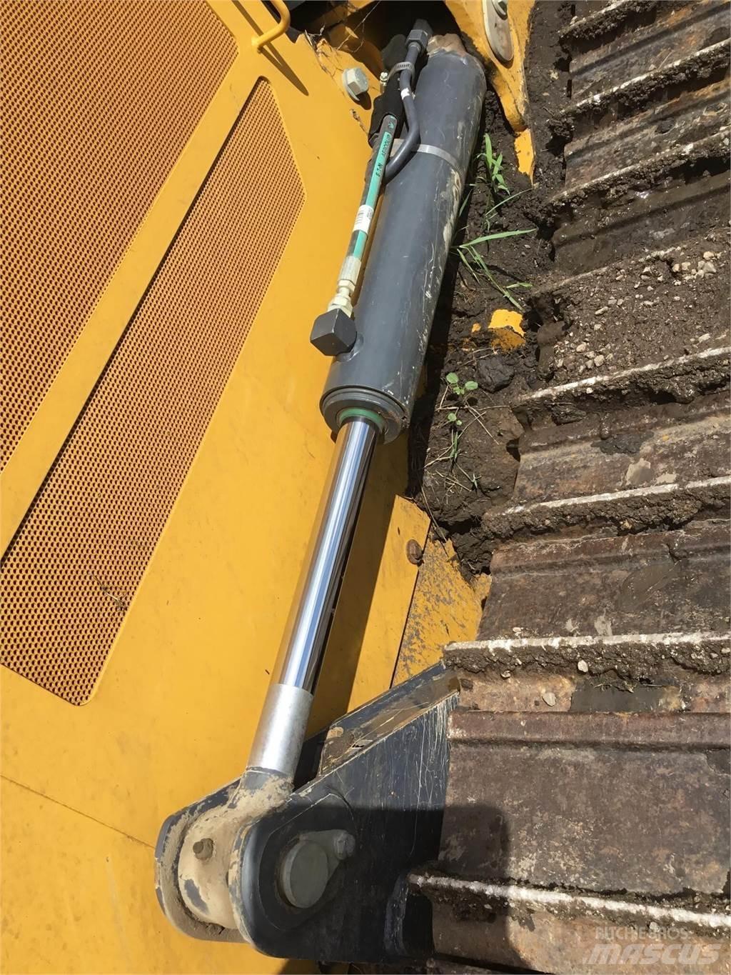 John Deere 450K Kāpurķēžu buldozeri