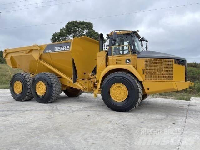 John Deere 460E Artikulētie pašizgāzēji