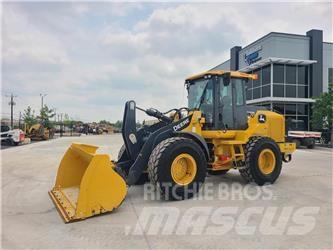 John Deere 524P Iekrāvēji uz riteņiem