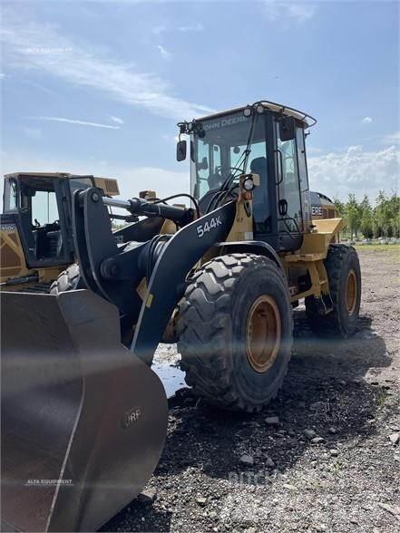 John Deere 544K Iekrāvēji uz riteņiem