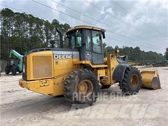 John Deere 544K Iekrāvēji uz riteņiem