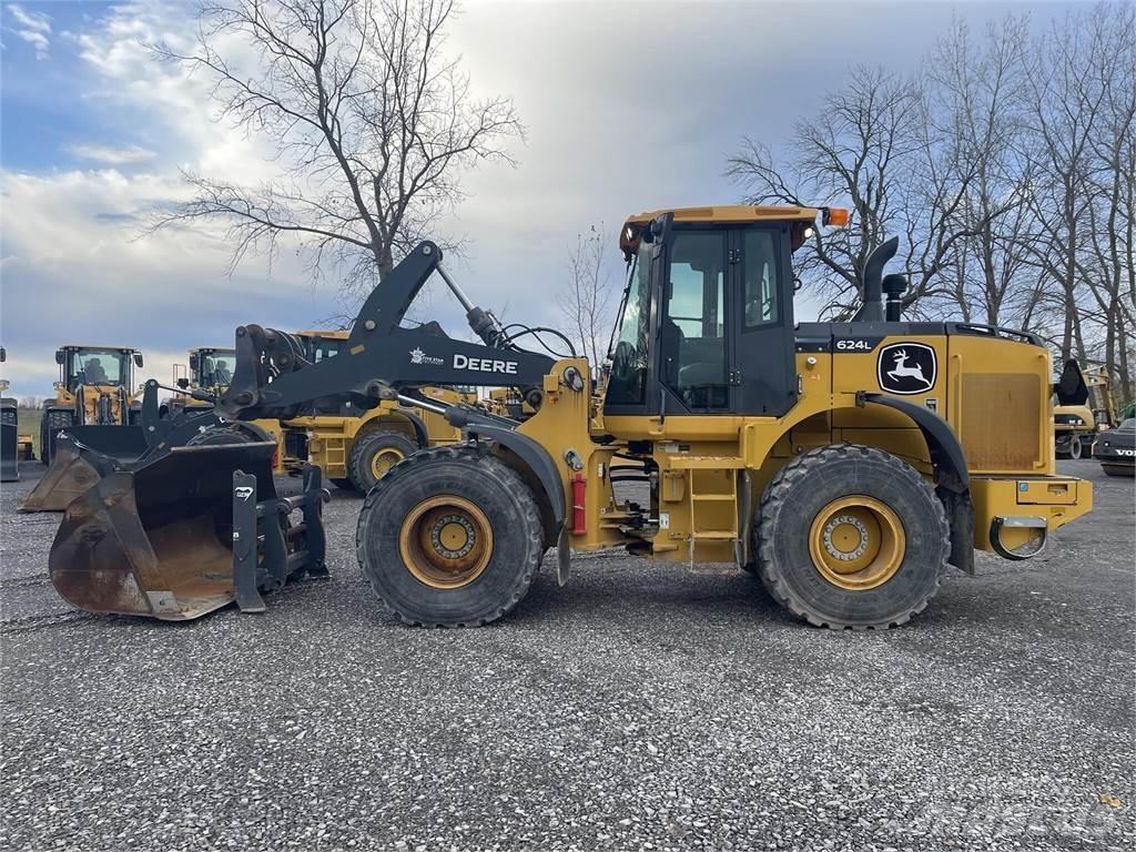 John Deere 624L Iekrāvēji uz riteņiem