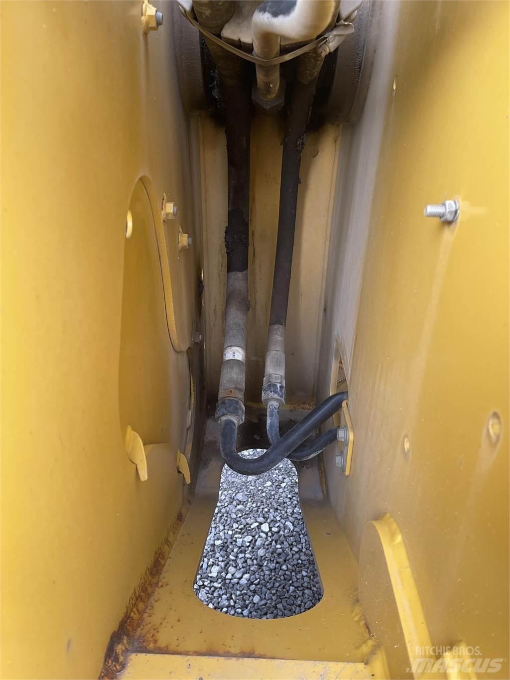 John Deere 624L Iekrāvēji uz riteņiem
