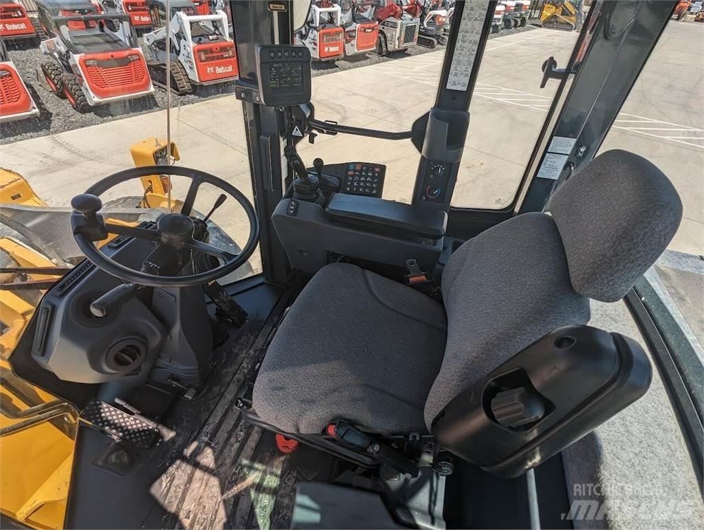 John Deere 644K Iekrāvēji uz riteņiem